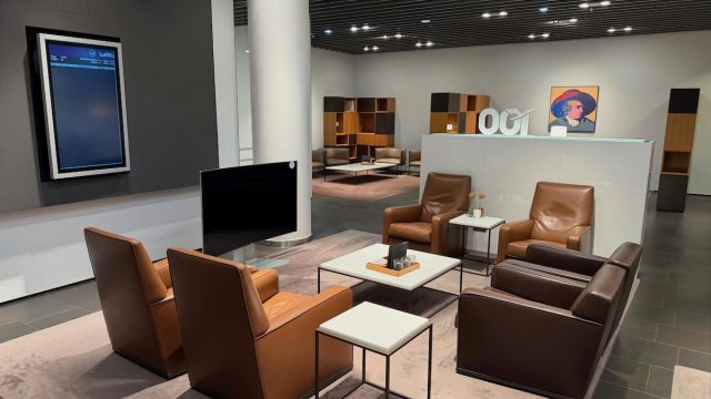 Exploring Lufthansa's Exclusive First Cl