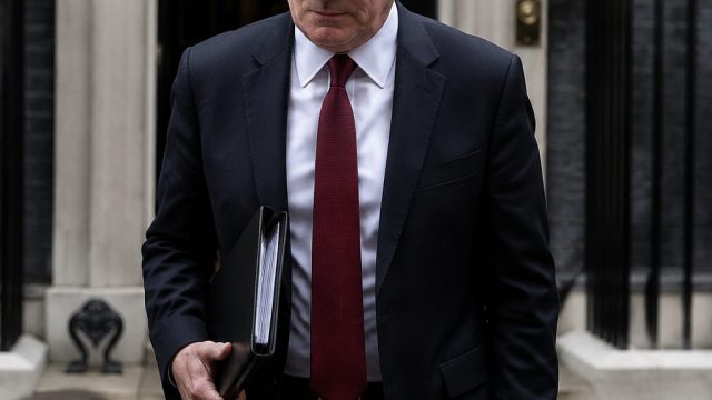 Political Shakeup: Keir Starmer Resigns 