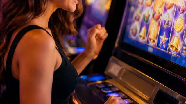 Revolutionizing Slot Gaming: The Rise of Vegas88 and Its Competitors